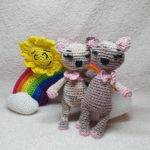 Annett from @haekelhummel combines her kittens with the LuckyTwins rainbow